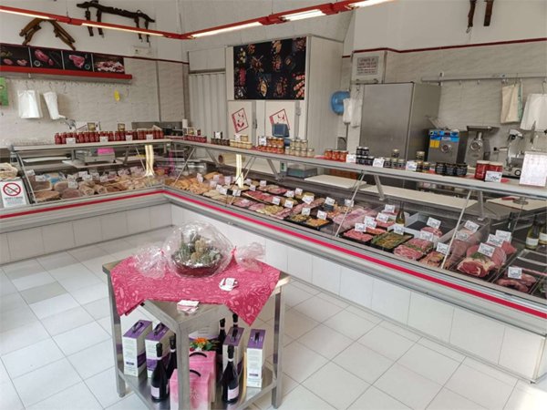 locale commerciale in vendita a Rivoli in zona Cascine Vica