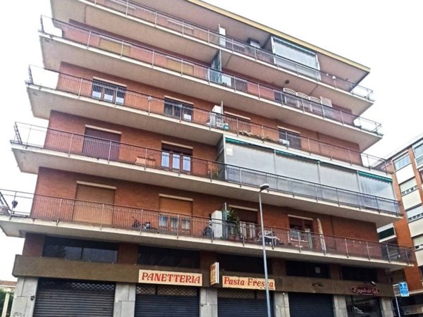 negozio in vendita a Rivoli