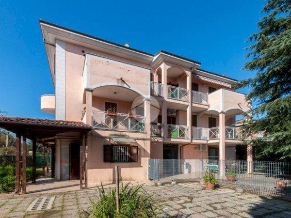 appartamento in vendita a Rivoli in zona Cascine Vica