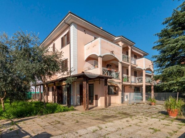 appartamento in vendita a Rivoli in zona Cascine Vica