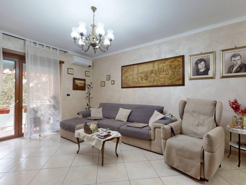 appartamento in vendita a Rivoli in zona Cascine Vica