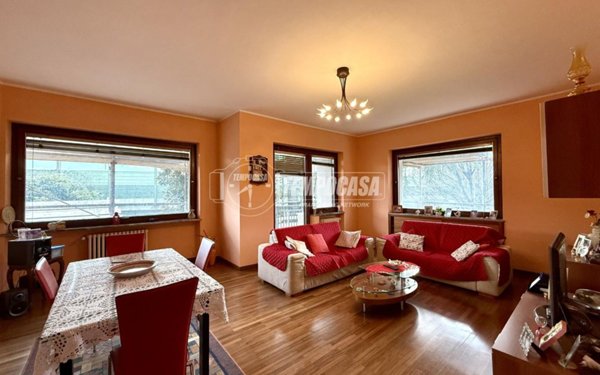 appartamento in vendita a Rivoli in zona Cascine Vica