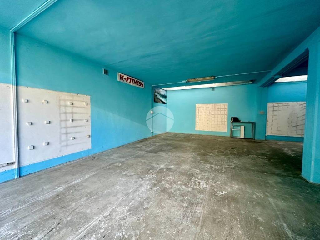 locale commerciale in vendita a Rivoli