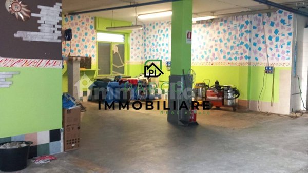 locale commerciale in vendita a Rivoli