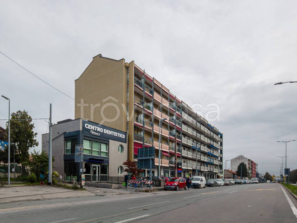 appartamento in vendita a Rivoli in zona Cascine Vica