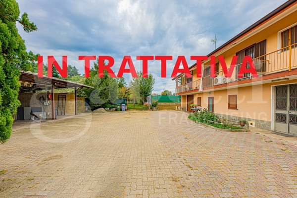 casa indipendente in vendita a Rivoli in zona Bruere