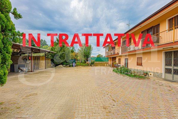 casa indipendente in vendita a Rivoli in zona Bruere