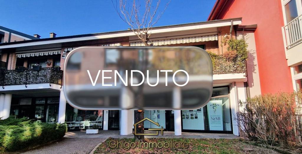 negozio in vendita a Rivoli