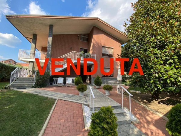 casa indipendente in vendita a Rivoli