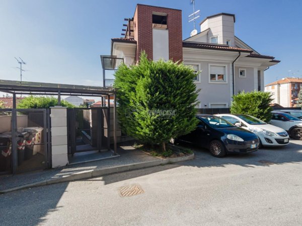appartamento in vendita a Rivoli in zona Bruere