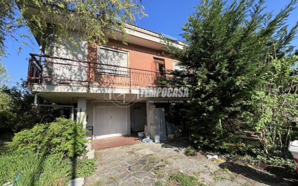 casa indipendente in vendita a Rivoli in zona Bruere