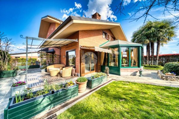 casa indipendente in vendita a Rivoli