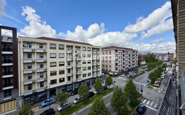 appartamento in vendita a Rivoli in zona Cascine Vica
