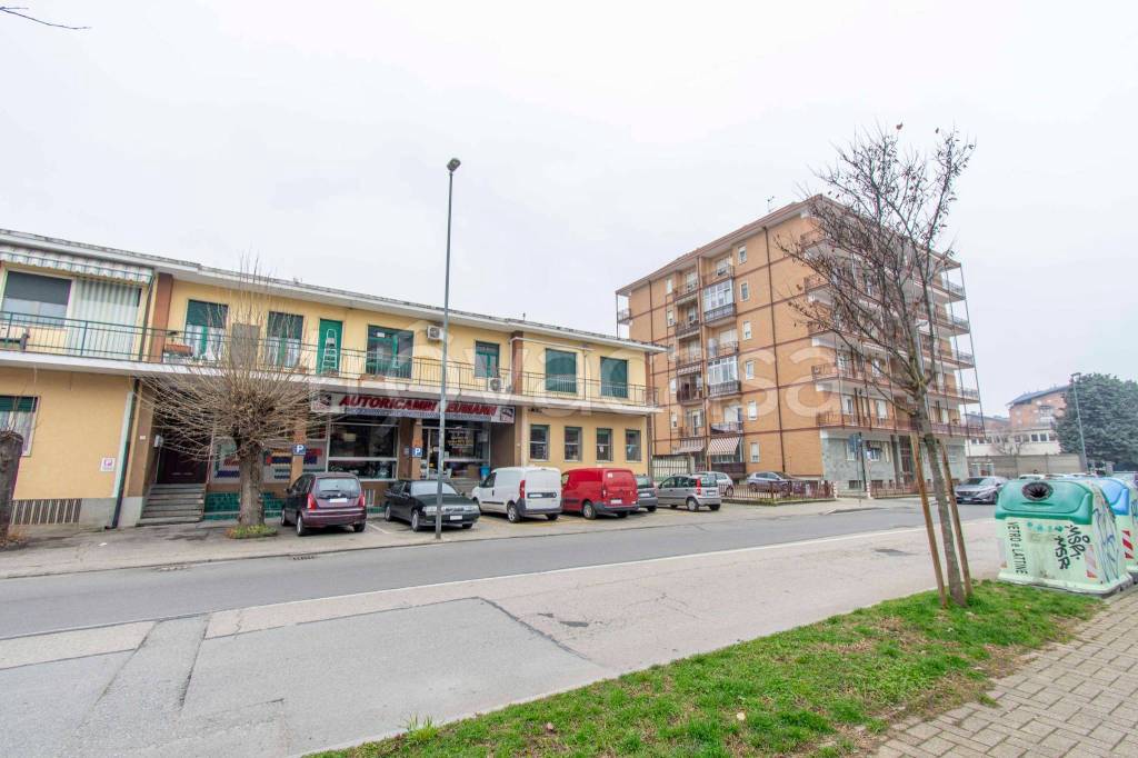appartamento in vendita a Rivoli in zona Cascine Vica