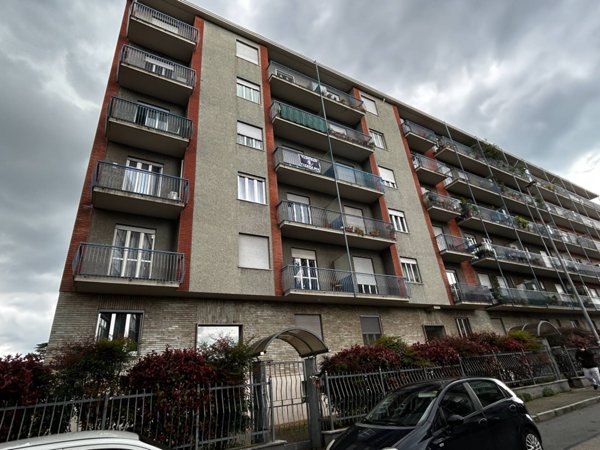 appartamento in vendita a Rivoli in zona Cascine Vica