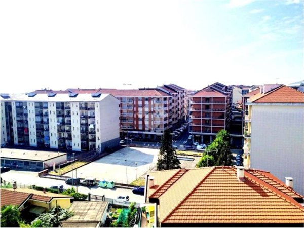 appartamento in vendita a Rivoli in zona Cascine Vica
