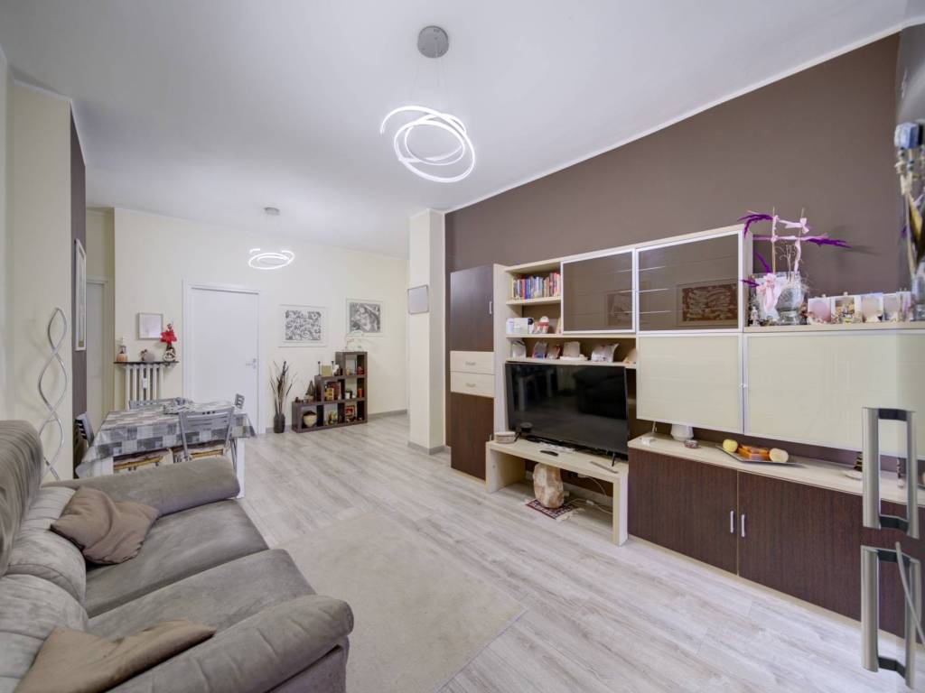 appartamento in vendita a Rivoli in zona Cascine Vica