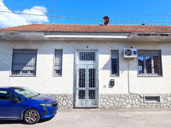 casa indipendente in vendita a Rivoli in zona Tetti Neirotti