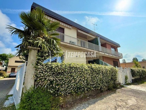 appartamento in vendita a Rivoli in zona Cascine Vica