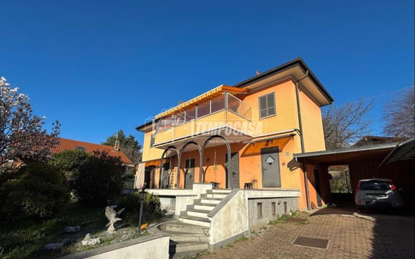 casa indipendente in vendita a Rivoli in zona Cascine Vica