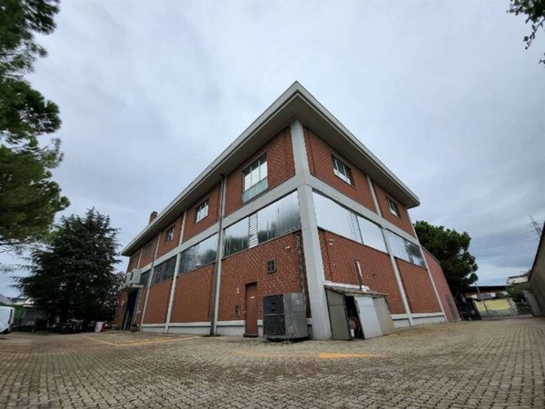locale commerciale in vendita a Rivoli