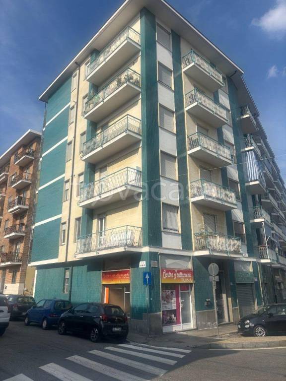 appartamento in vendita a Rivoli in zona Cascine Vica