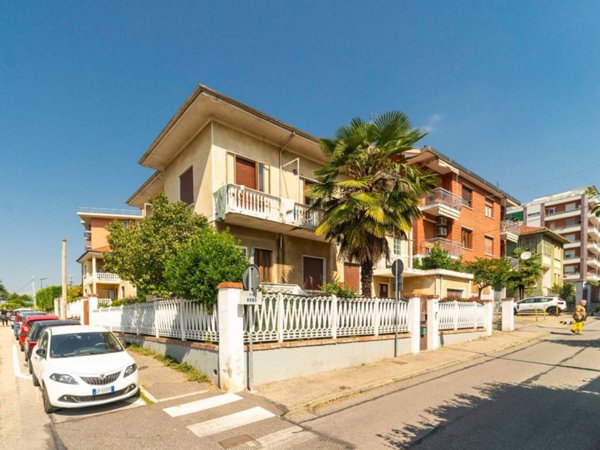 casa indipendente in vendita a Rivoli