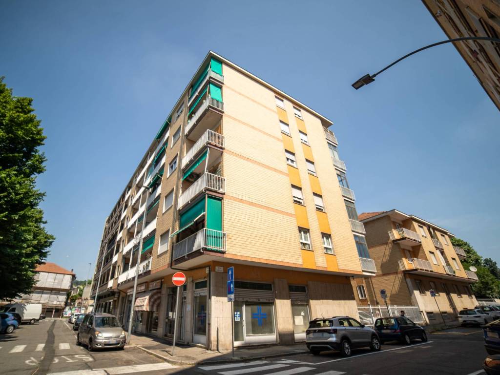 negozio in vendita a Rivoli