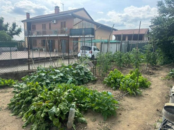 casa indipendente in vendita a Rivoli in zona Tetti Neirotti