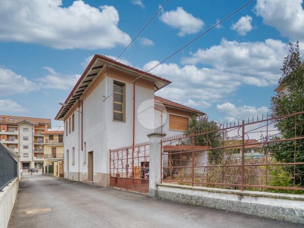 pentavano in vendita a Rivoli