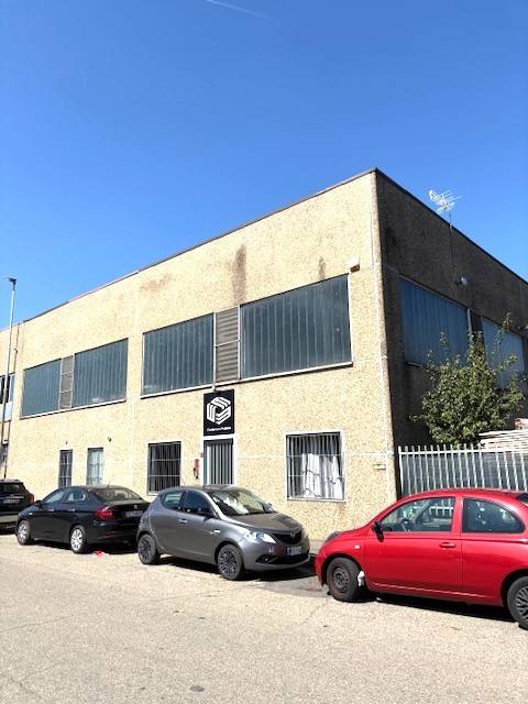 locale commerciale in vendita a Rivoli