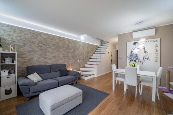 casa indipendente in vendita a Rivoli