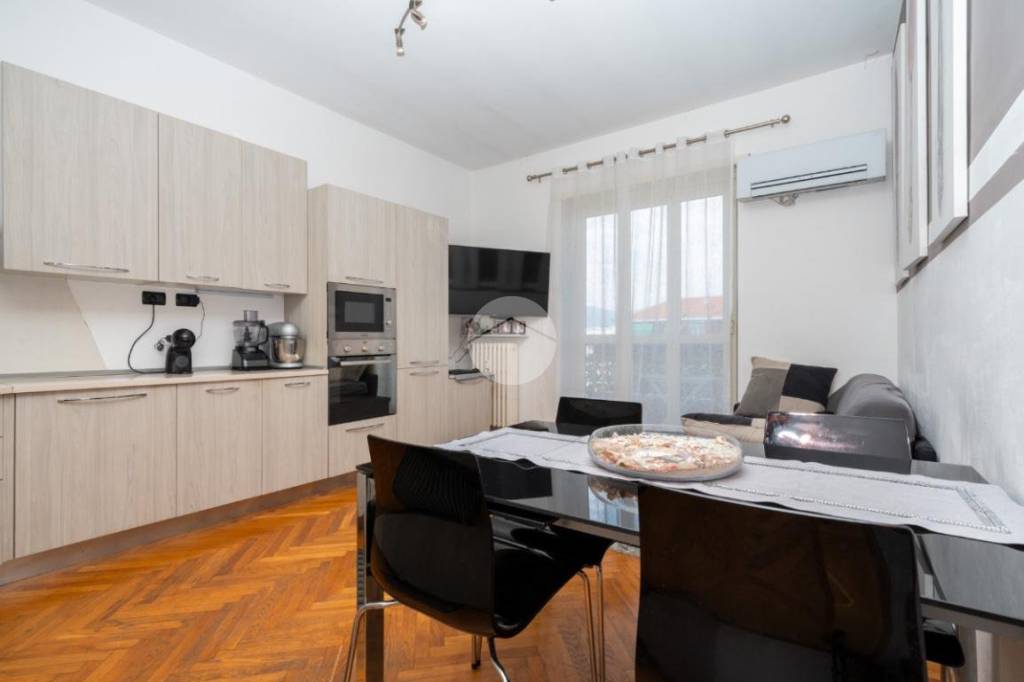 appartamento in vendita a Rivoli in zona Cascine Vica