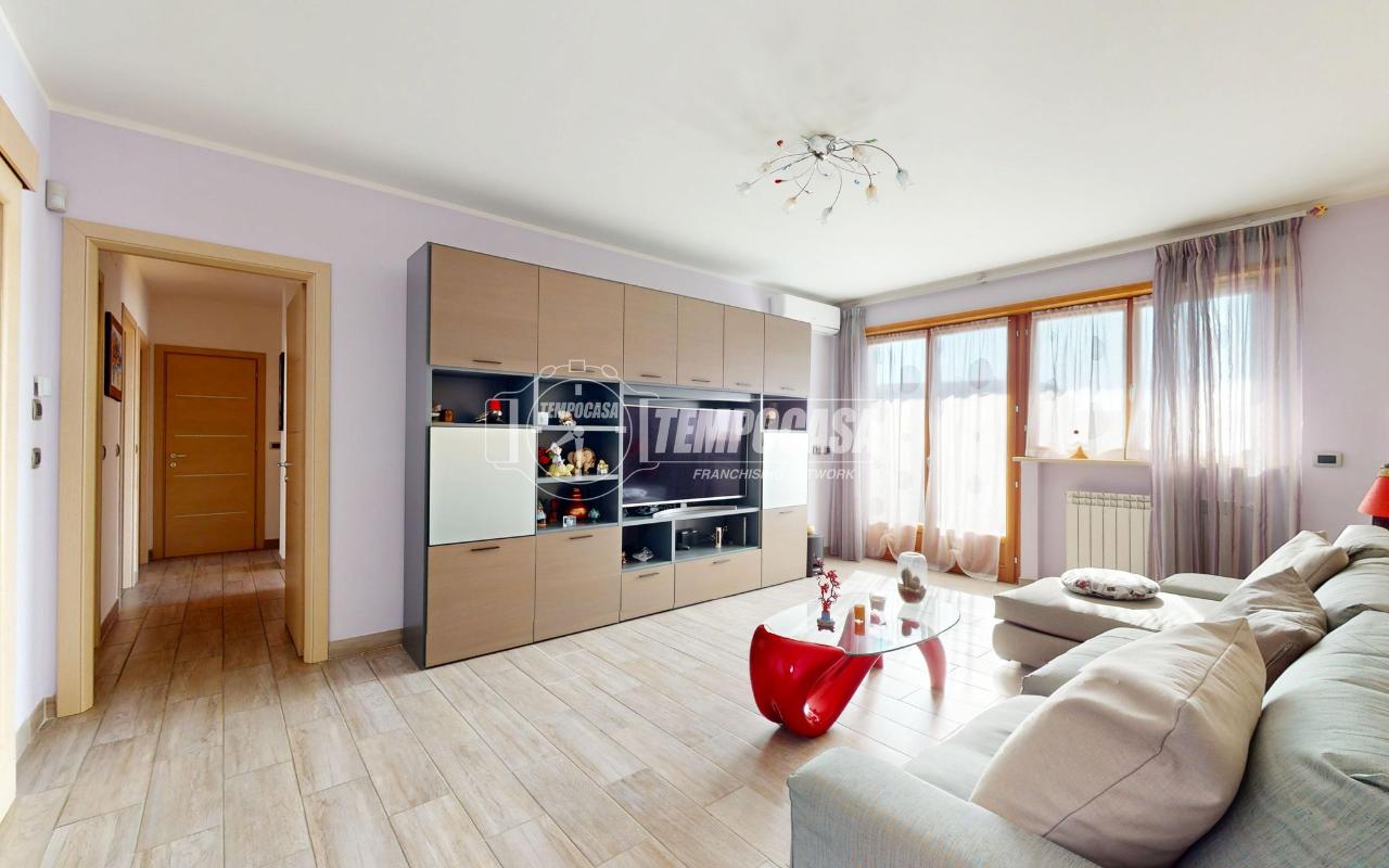 appartamento in vendita a Rivoli in zona Cascine Vica