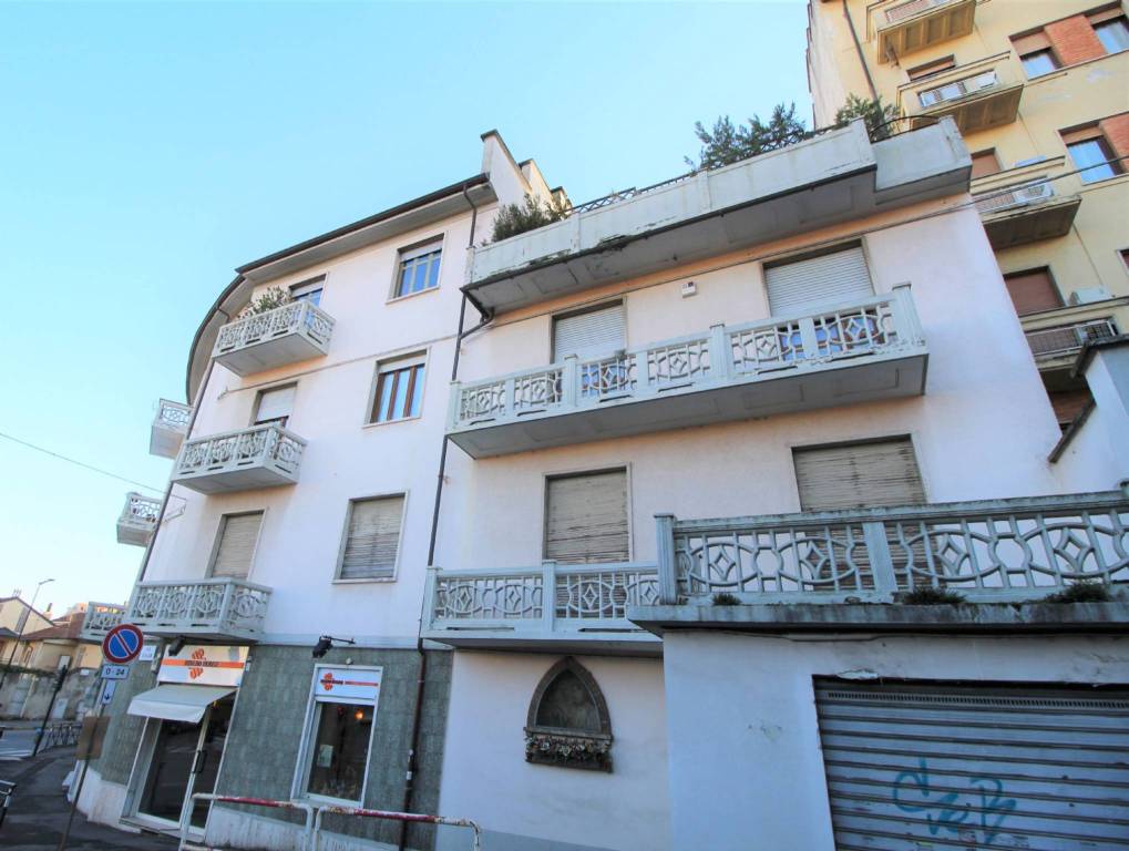 appartamento in vendita a Rivoli in zona Cascine Vica