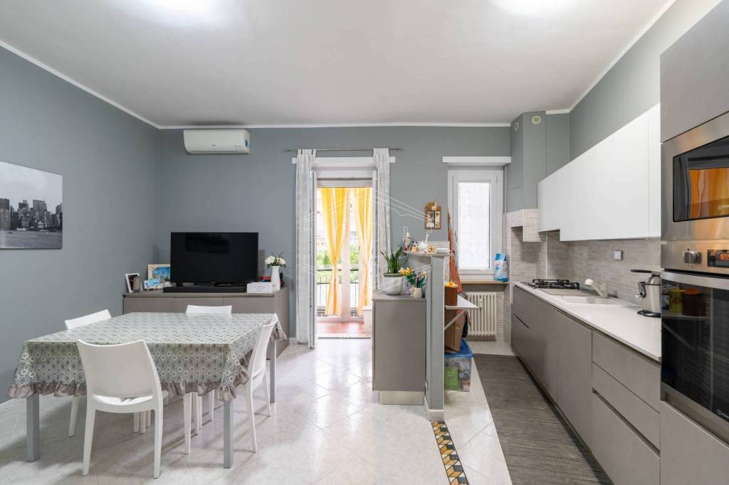 appartamento in vendita a Rivoli in zona Bruere