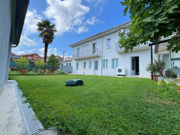 casa indipendente in vendita a Rivoli