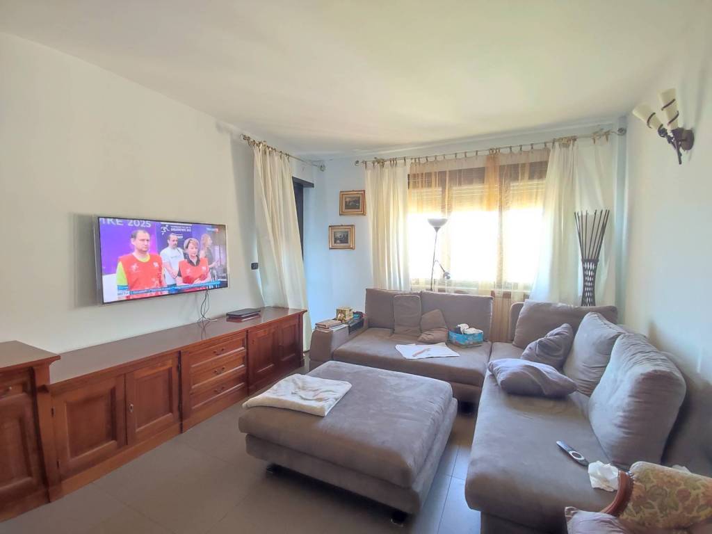 appartamento in vendita a Rivoli in zona Cascine Vica
