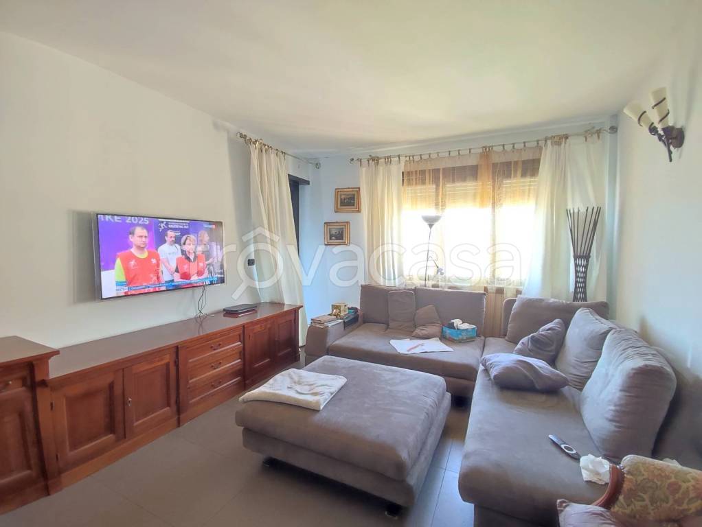 appartamento in vendita a Rivoli in zona Cascine Vica