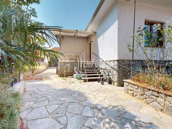 casa indipendente in vendita a Rivoli in zona Bruere
