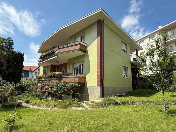 appartamento in vendita a Rivoli in zona Bruere