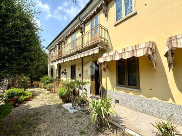 casa indipendente in vendita a Rivoli