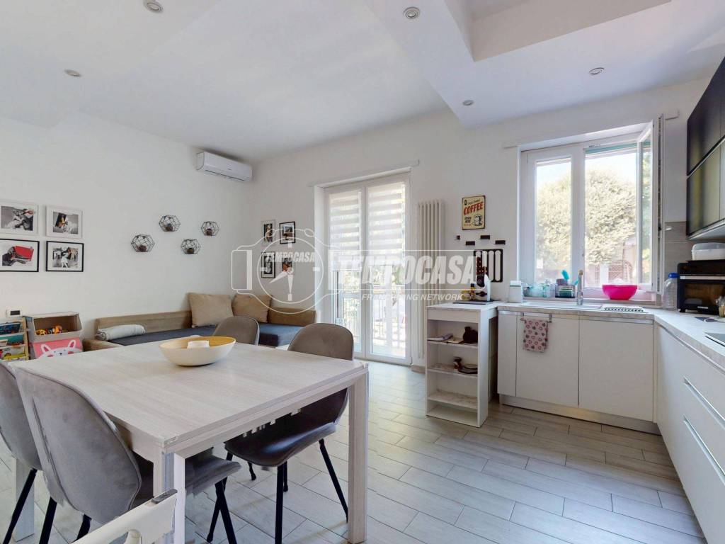 appartamento in vendita a Rivoli in zona Bruere