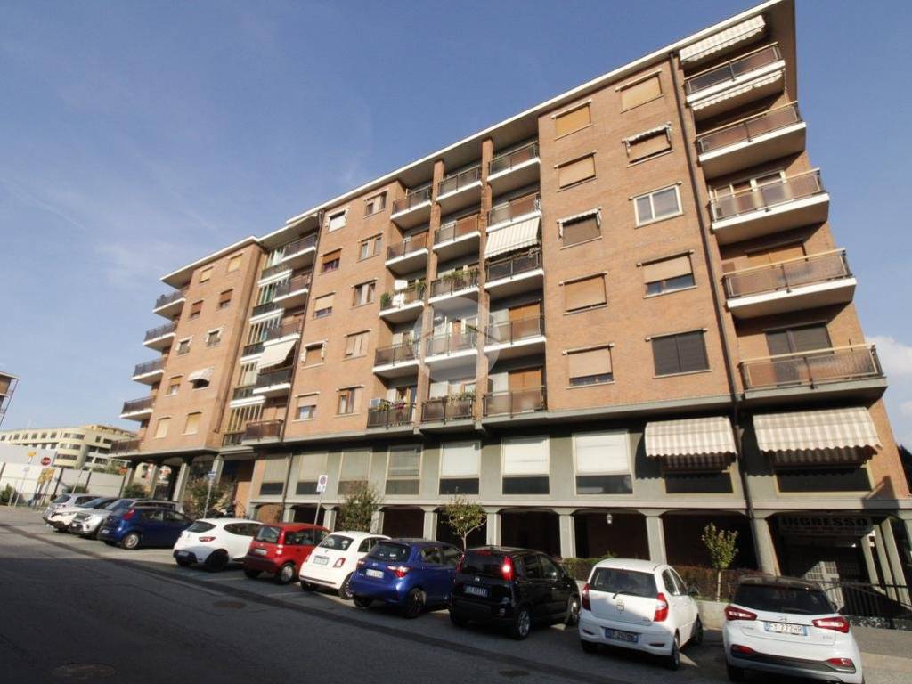appartamento in vendita a Rivoli in zona Cascine Vica