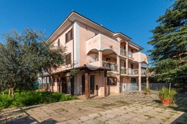 appartamento in vendita a Rivoli in zona Cascine Vica