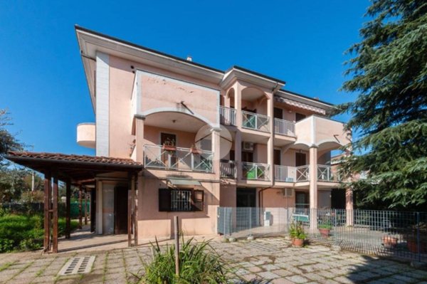 appartamento in vendita a Rivoli in zona Cascine Vica