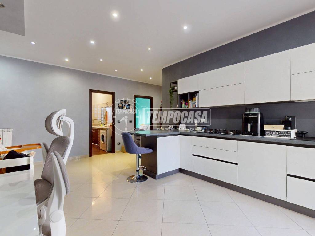 appartamento in vendita a Rivoli in zona Cascine Vica