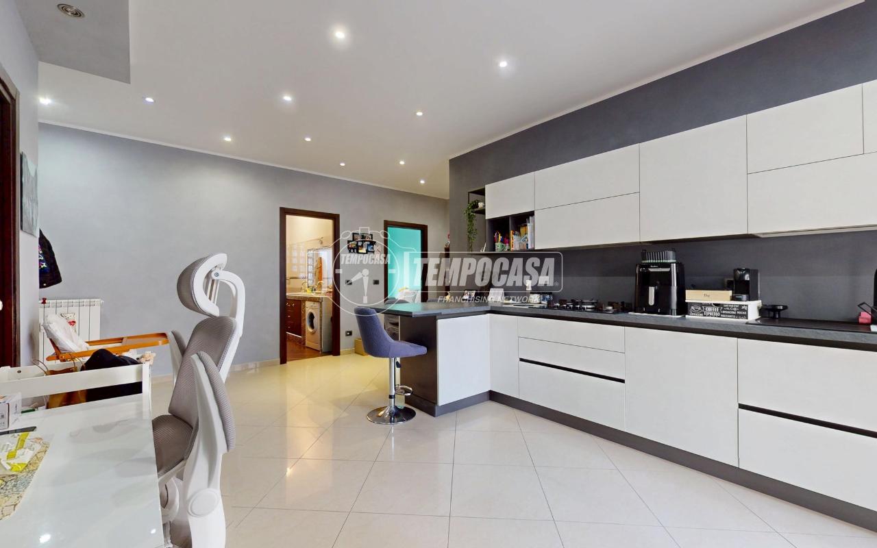 appartamento in vendita a Rivoli in zona Cascine Vica