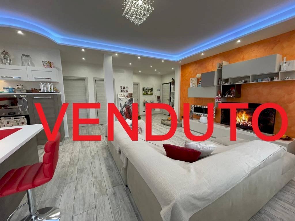 appartamento in vendita a Rivoli in zona Cascine Vica
