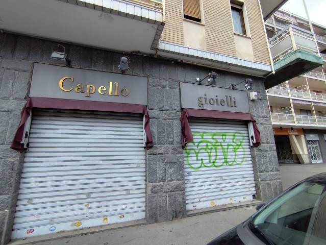negozio in vendita a Rivoli